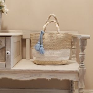 🛍️🛍️NWOT Straw Tote